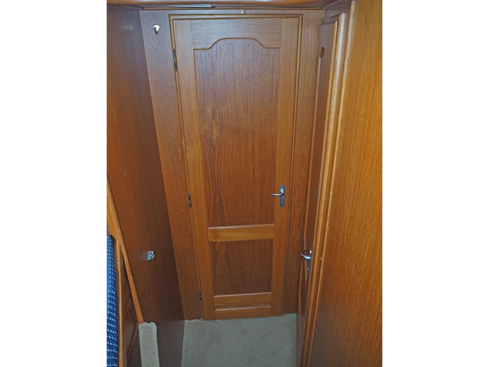 Aft cabin, Accommodation